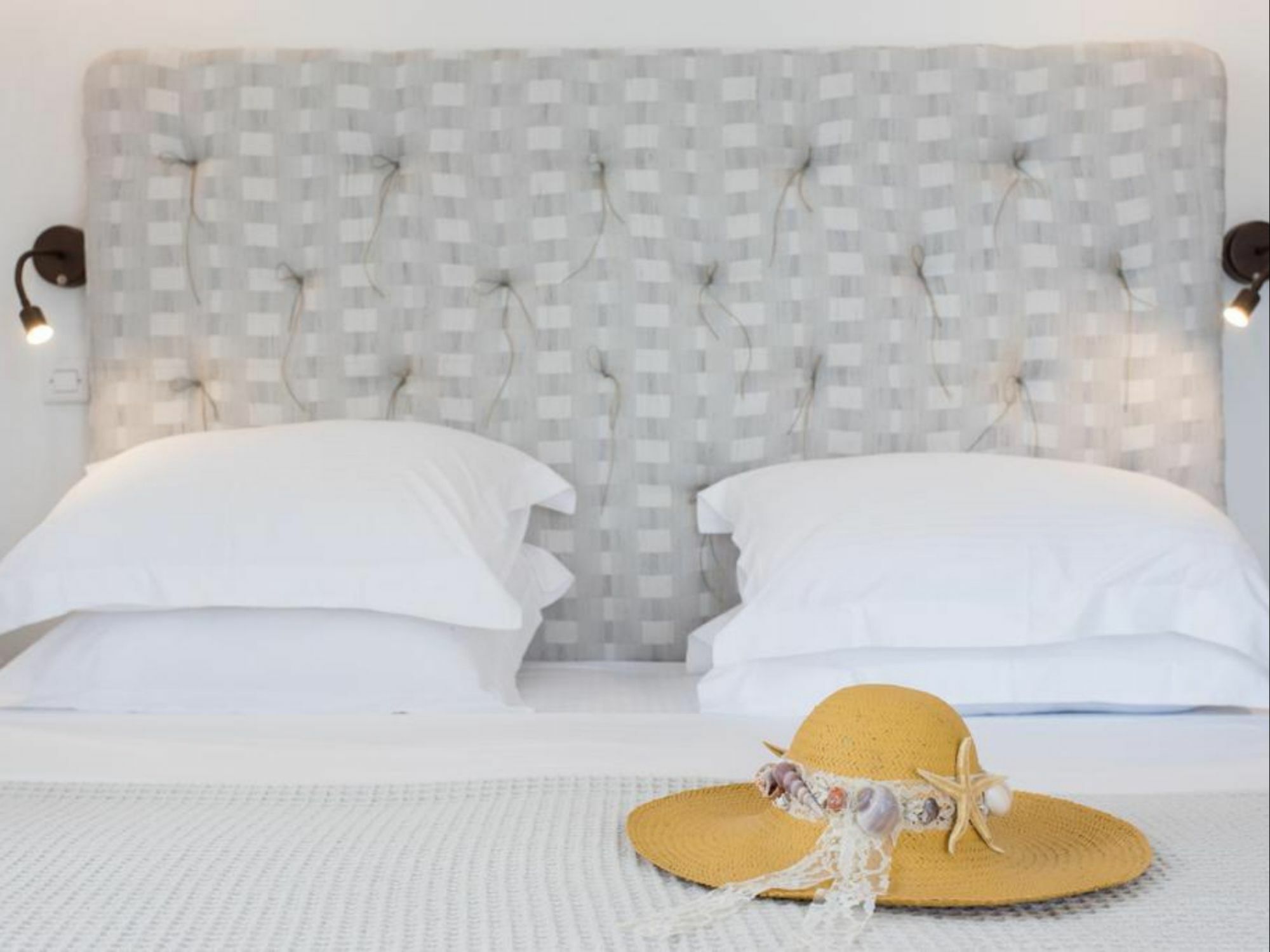 Evi Rooms Alikí Eksteriør billede