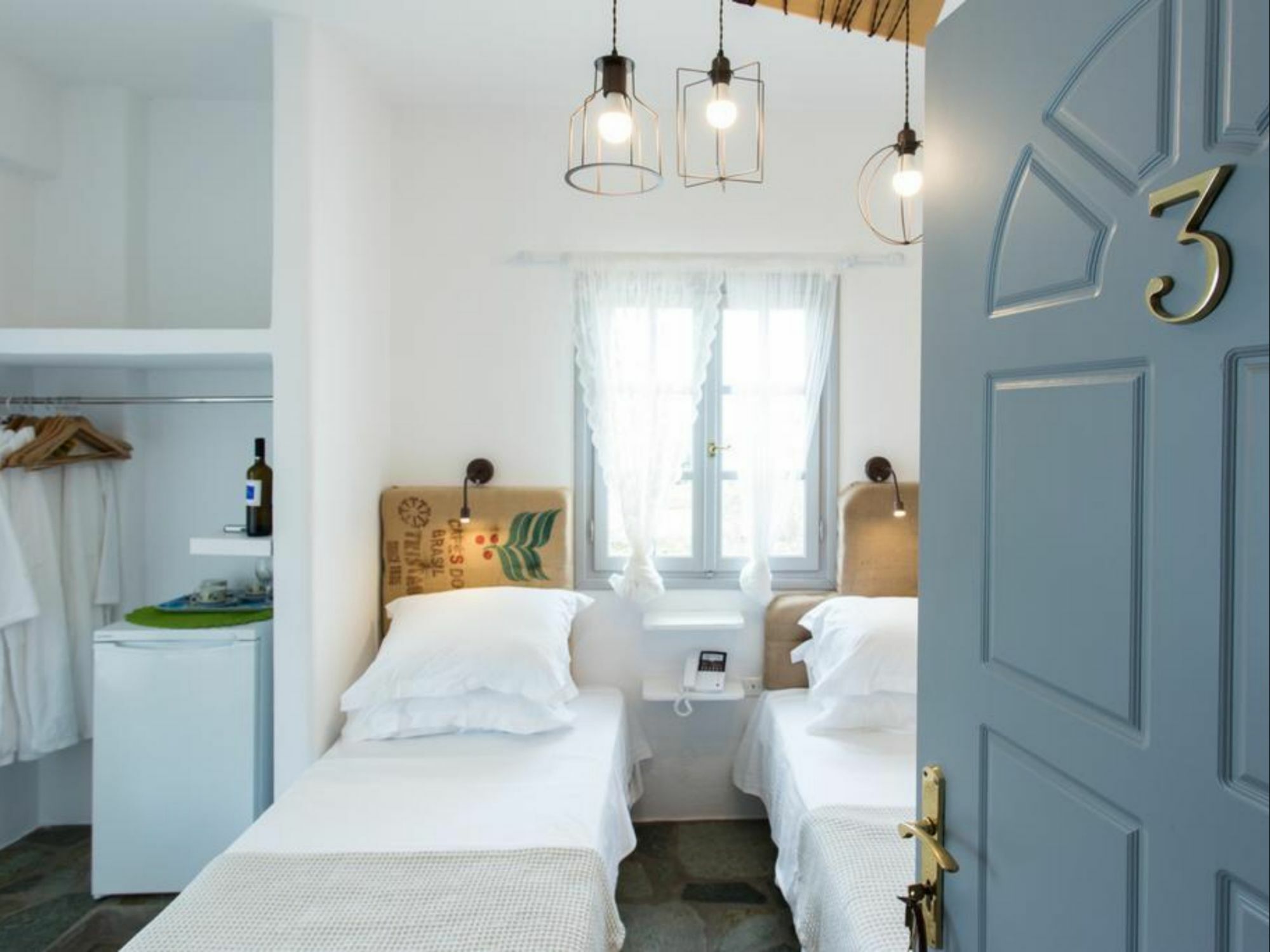 Evi Rooms Alikí Eksteriør billede